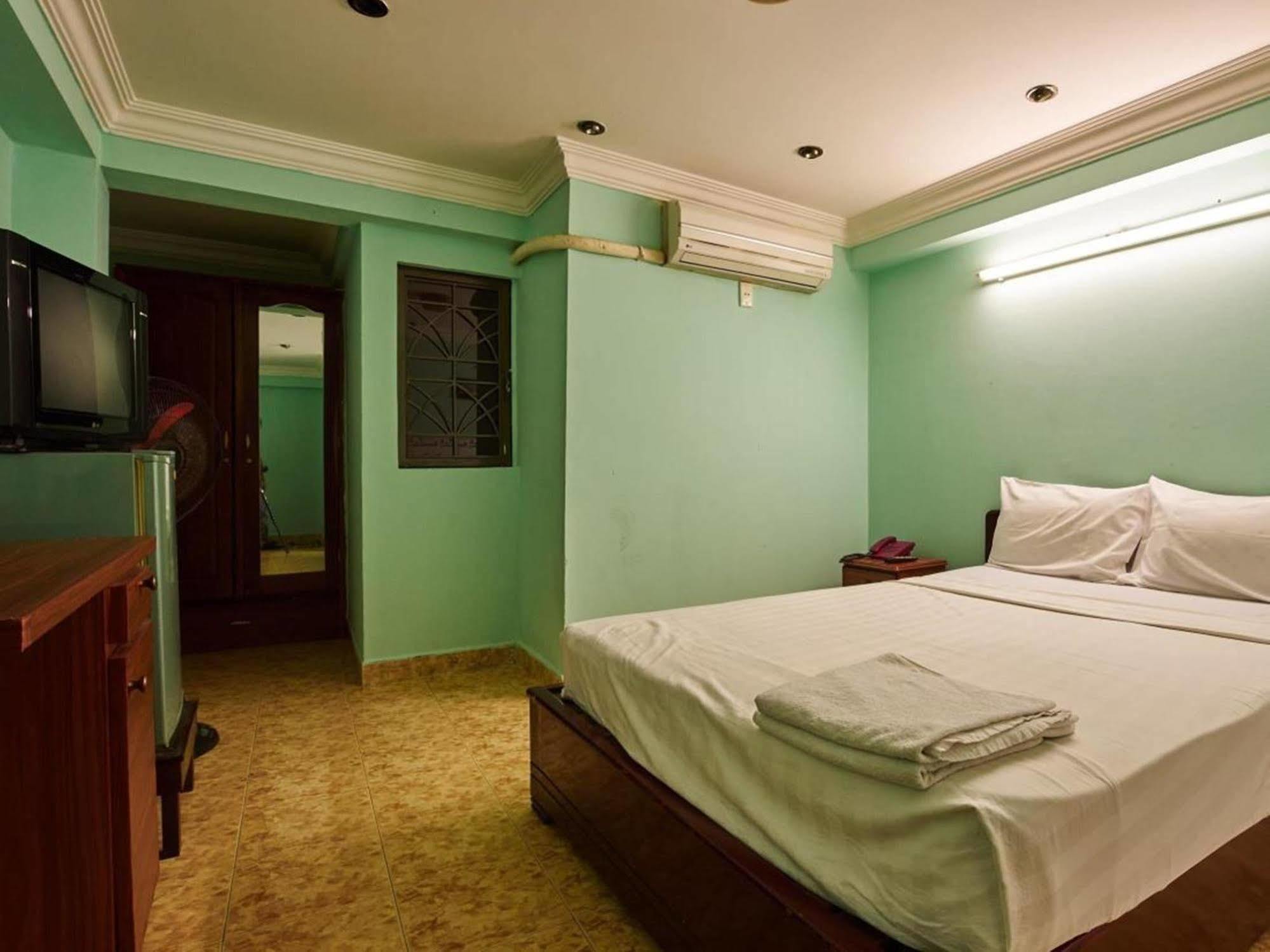 Ha Vy Hotel Bandar Ho Chi Minh Luaran gambar